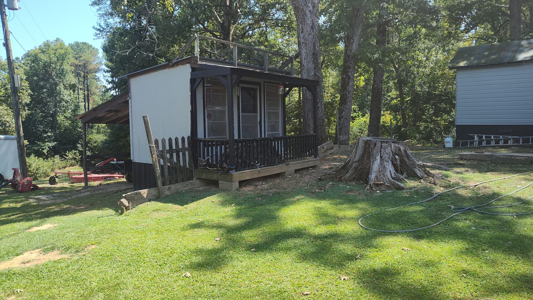 Small cabin with porch